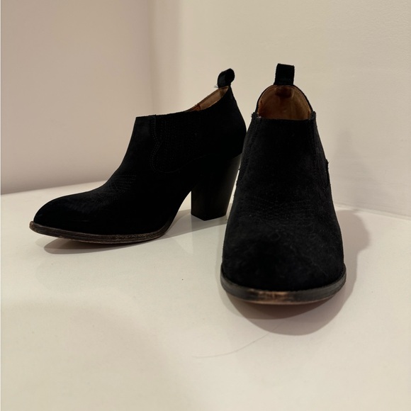 Frye Ilana Shootie - black suede - Picture 5 of 6